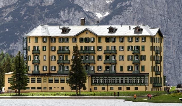 Wie wählt man ein Hotel in Deutschland: Stadtteile, Sterne und Fallstricke
